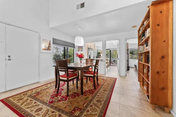 8112 Caminito Gianna, La Jolla, California 92037