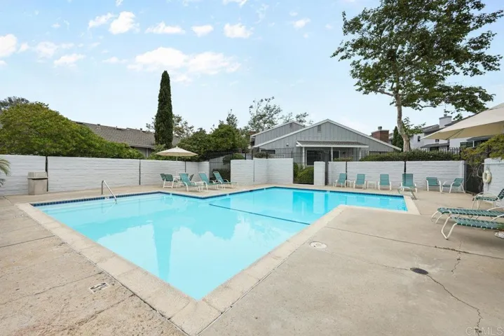 8112 Caminito Gianna, La Jolla, California 92037