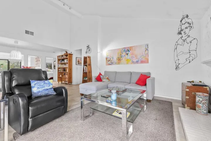 8112 Caminito Gianna, La Jolla, California 92037