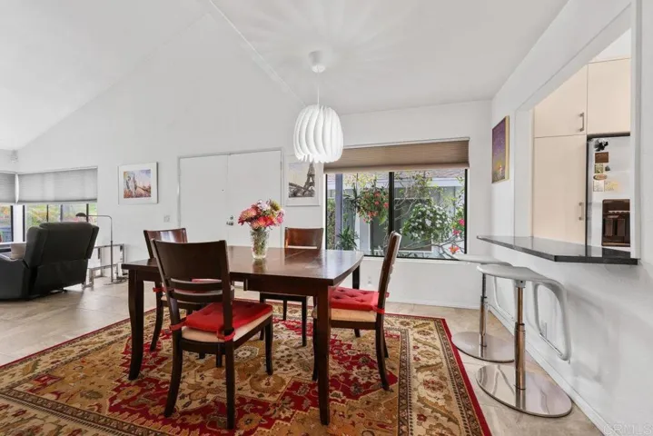 8112 Caminito Gianna, La Jolla, California 92037