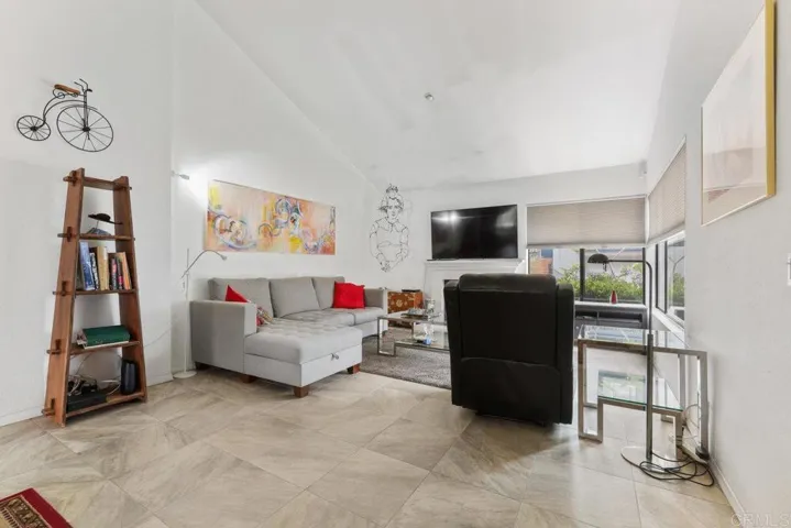 8112 Caminito Gianna, La Jolla, California 92037