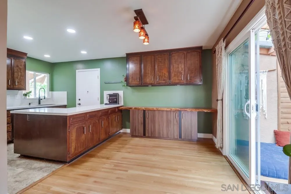 , San Diego, California 92123 home-pic-12