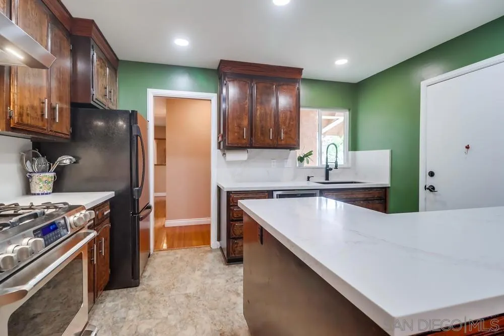 , San Diego, California 92123 home-pic-15