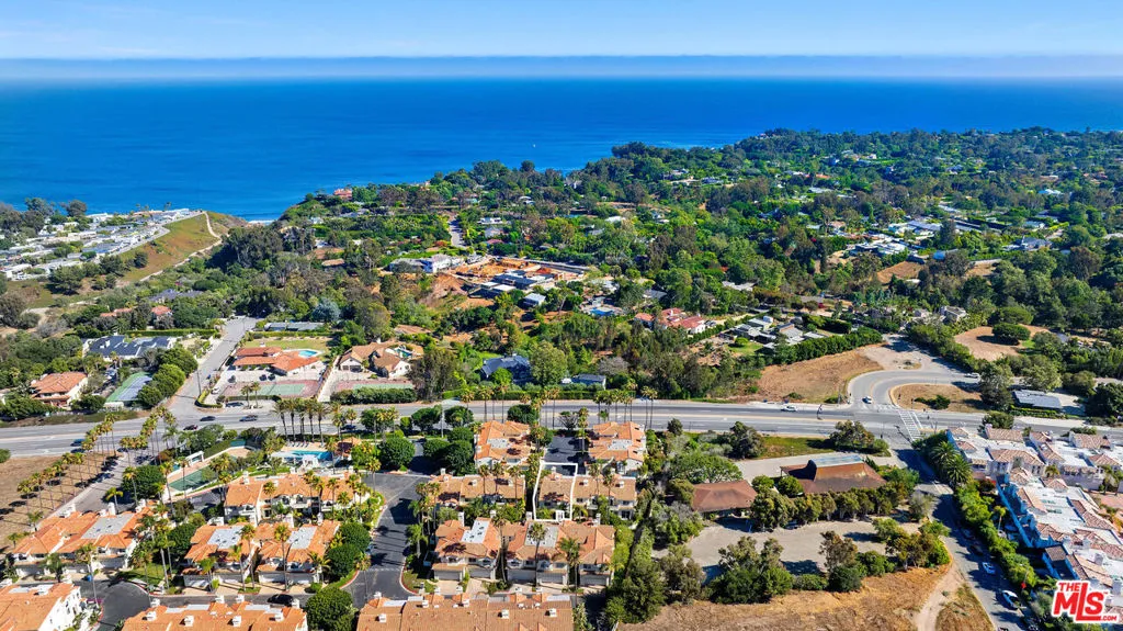 6481 Zuma View Place 109, Malibu, California 90265 home-pic-47