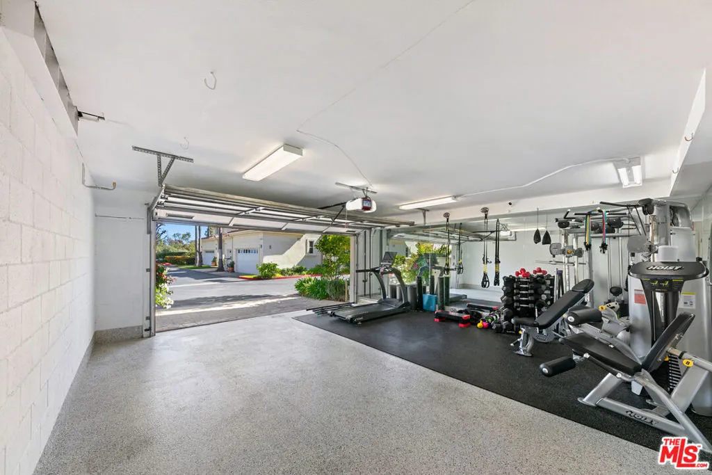 6481 Zuma View Place 109, Malibu, California 90265 home-pic-36