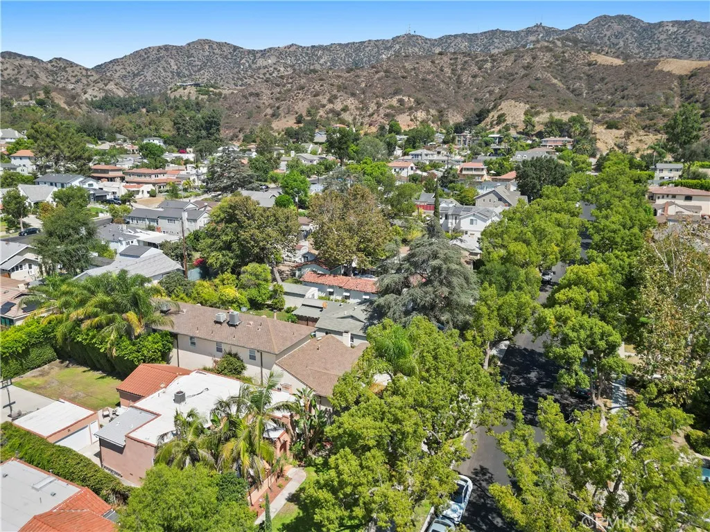 1025 E San Jose Avenue, Burbank, California 91501 home-pic-56