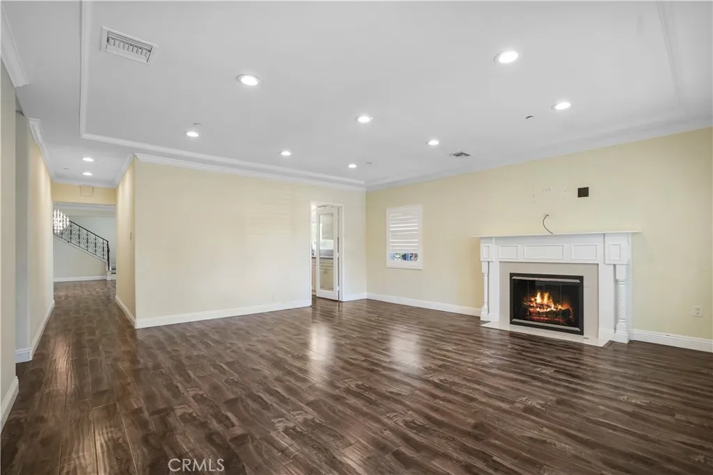 1025 E San Jose Avenue, Burbank, California 91501 home-pic-7