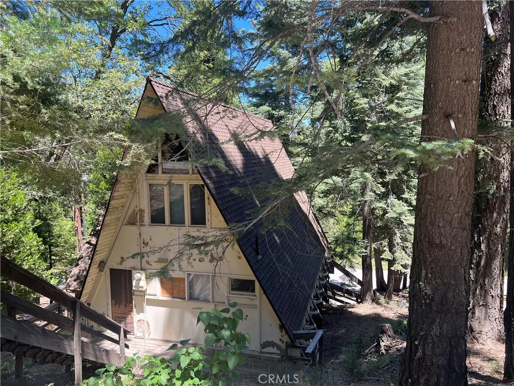 841 Glen View Lane, Twin Peaks, California 92391 home-pic-0