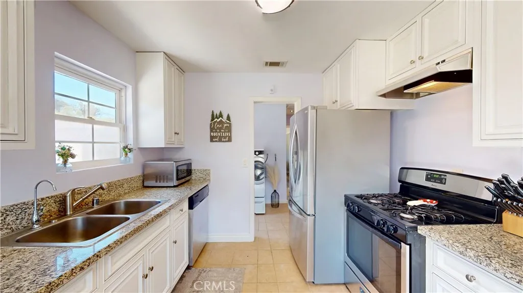 18271 Treleven Avenue, Lake Elsinore, California 92530 home-pic-11