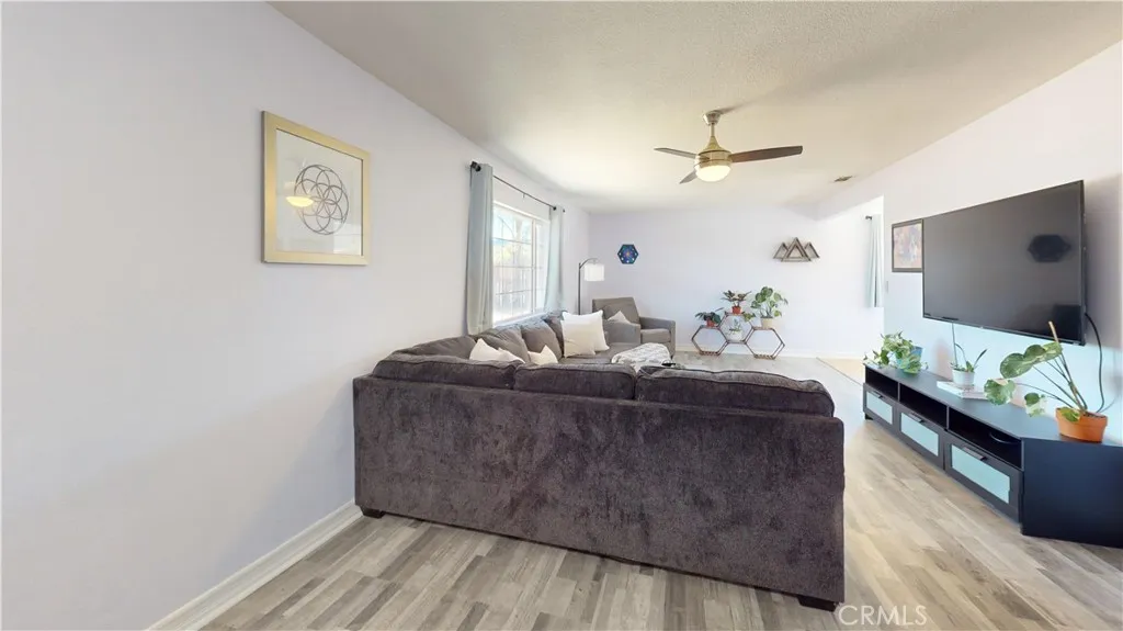 18271 Treleven Avenue, Lake Elsinore, California 92530 home-pic-57