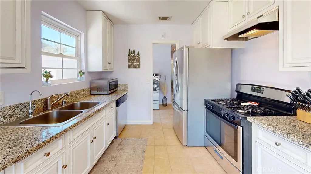 18271 Treleven Avenue, Lake Elsinore, California 92530 home-pic-55