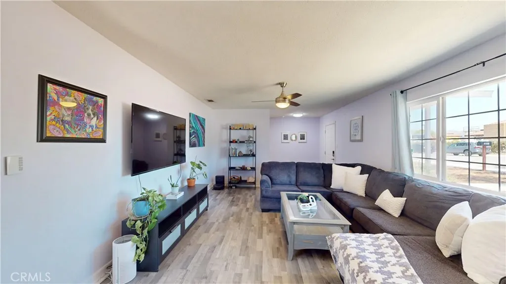 18271 Treleven Avenue, Lake Elsinore, California 92530 home-pic-4