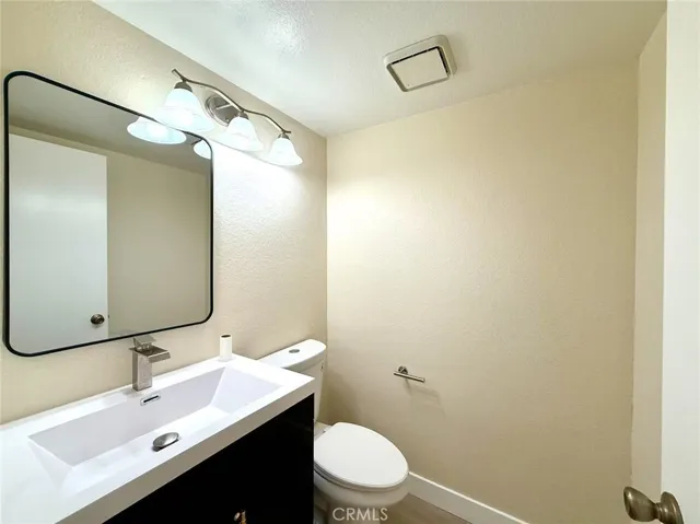 17350 Marda Avenue, Yorba Linda, California 92886