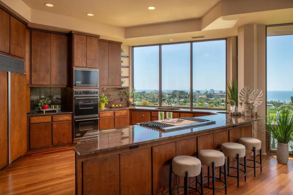 779 Barbara Ave, Solana Beach, California 92075 home-pic-8