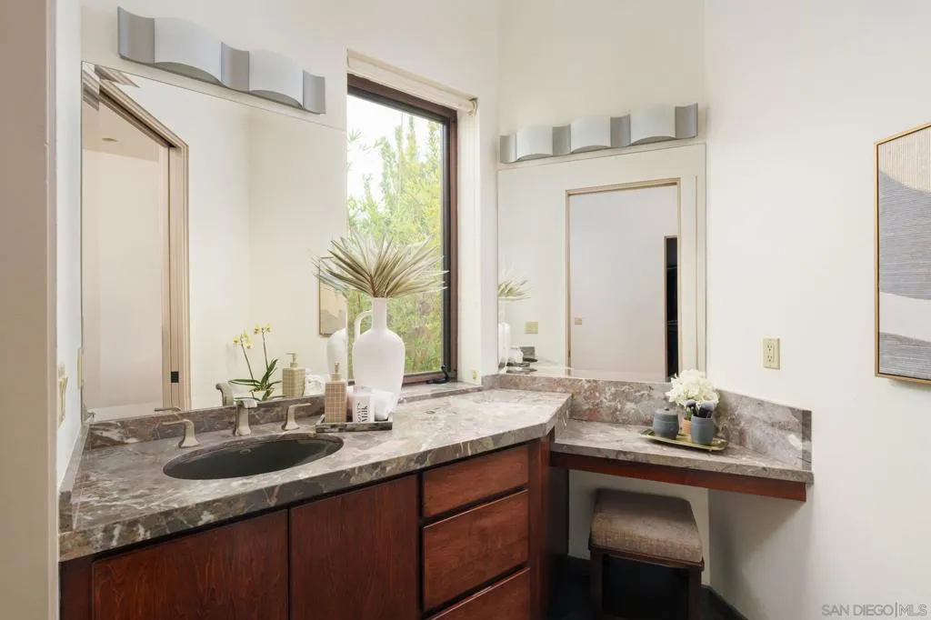 779 Barbara Ave, Solana Beach, California 92075 home-pic-16