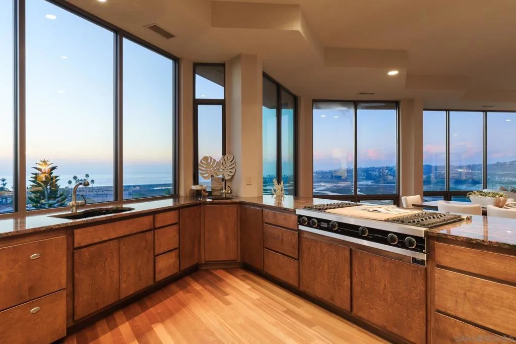 779 Barbara Ave, Solana Beach, California 92075 home-pic-10
