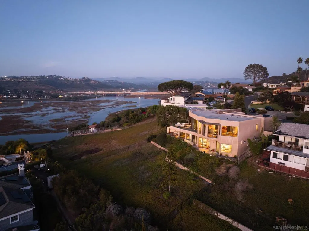 779 Barbara Ave, Solana Beach, California 92075 home-pic-33