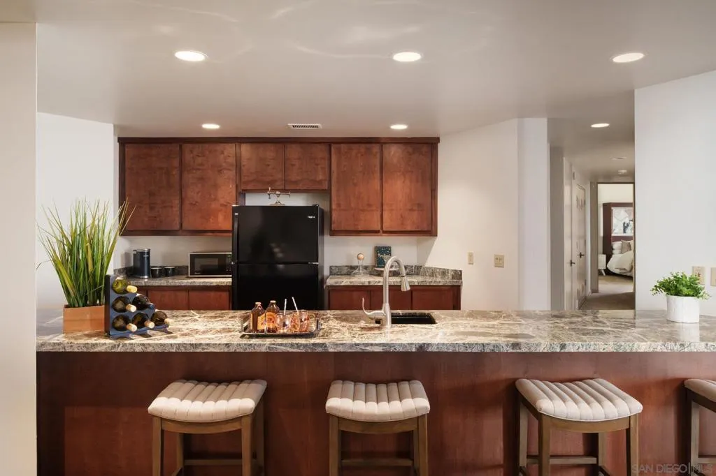 779 Barbara Ave, Solana Beach, California 92075 home-pic-22