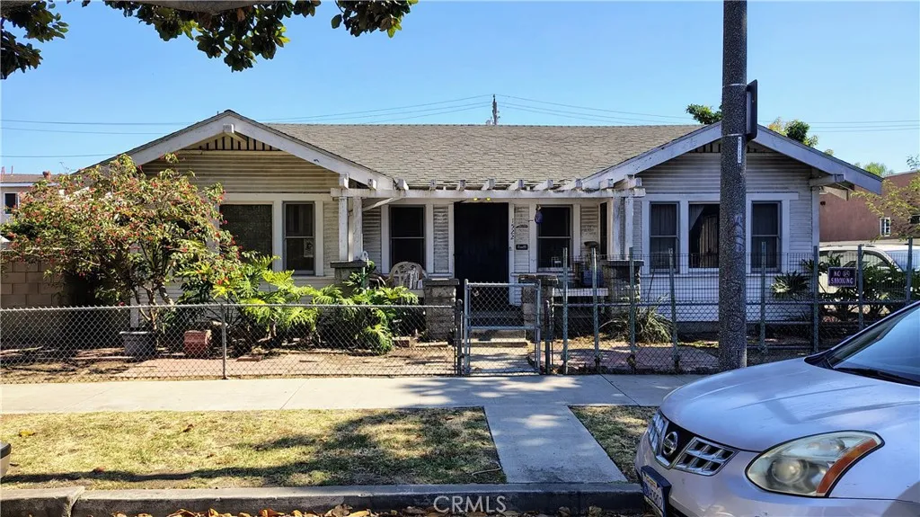 1522 W 19 Street W, Long Beach, California 90810, 2 Bedrooms Bedrooms, ,1 BathroomBathrooms,Residential,For Sale,19,DW25168971