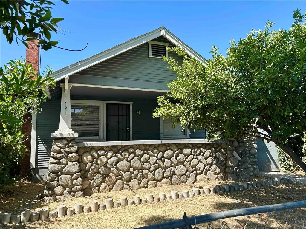781 W Center Street, Pomona, California 91768, 2 Bedrooms Bedrooms, ,1 BathroomBathrooms,Residential,For Sale,Center,CV25168905
