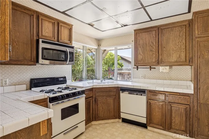 1272 Descanso Street, San Luis Obispo, California 93405