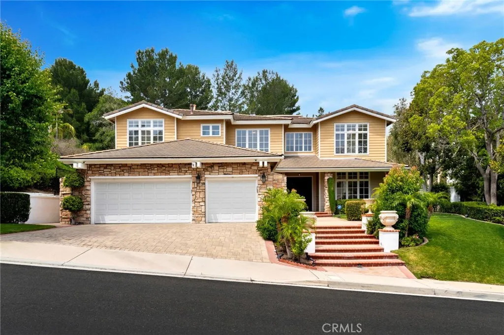 1063 S Taylor Court, Anaheim, California 92808, 4 Bedrooms Bedrooms, ,5 BathroomsBathrooms,Residential,For Sale,Taylor,OC25157216