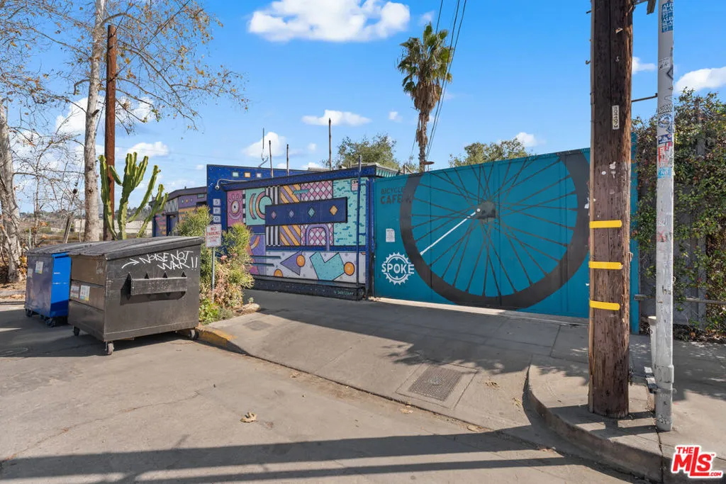 3051 N Coolidge Avenue, Los Angeles, California 90039 home-pic-21