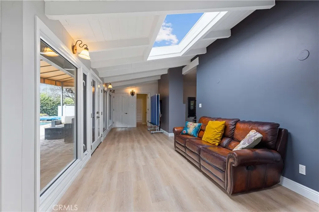 13405 Tiara Street, Valley Glen, California 91401 home-pic-37