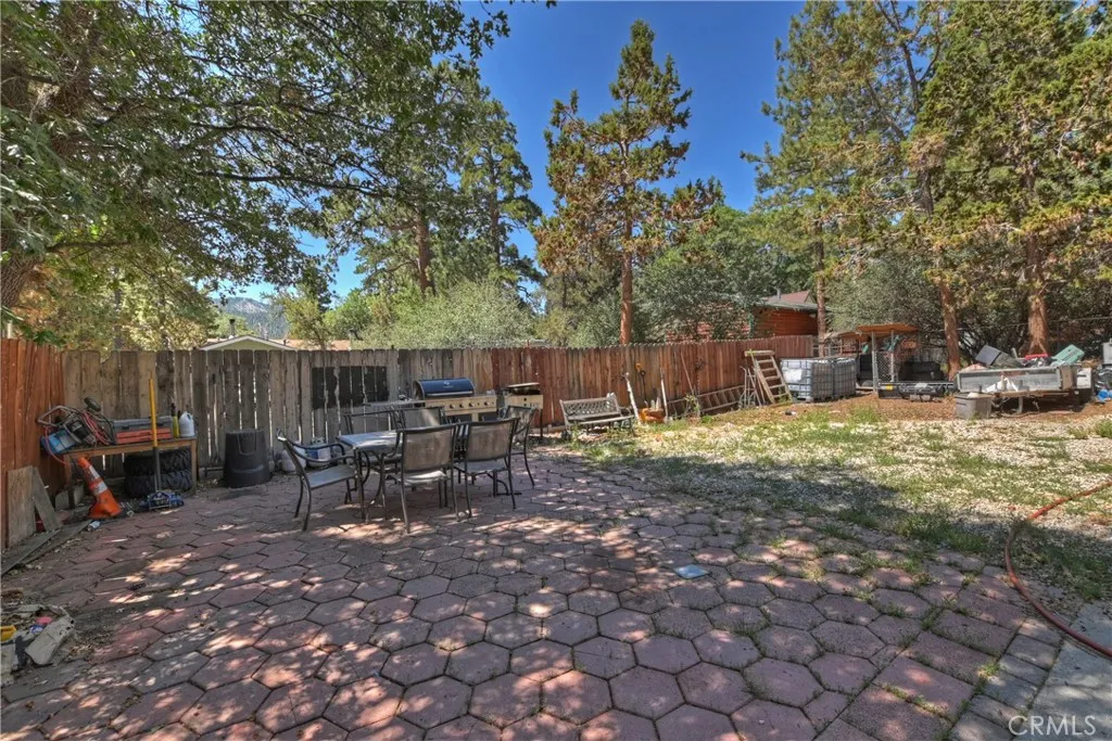 428 Maple Lane, Sugarloaf, California 92386 home-pic-3