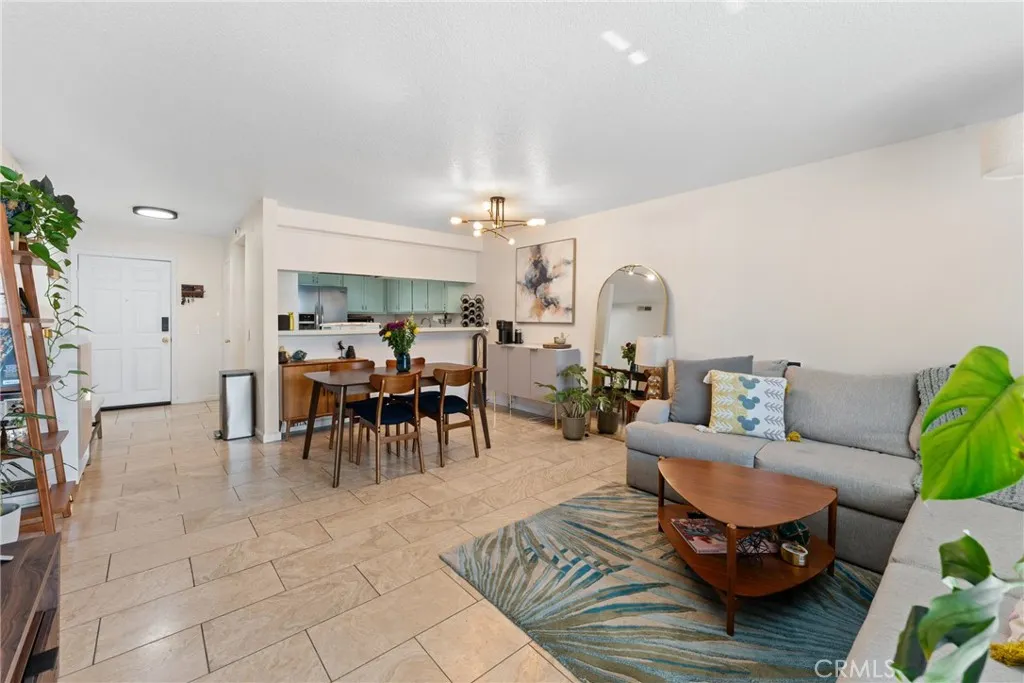 1207 Obispo Avenue 107, Long Beach, California 90804 home-pic-9