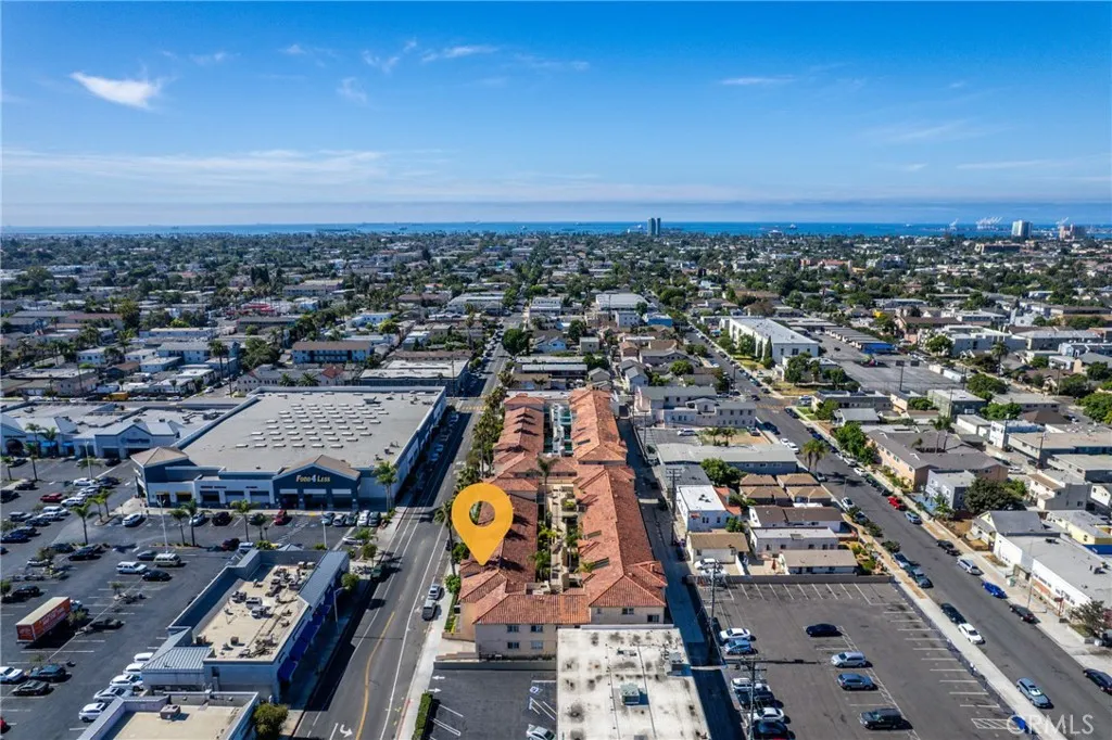 1207 Obispo Avenue 107, Long Beach, California 90804 home-pic-32