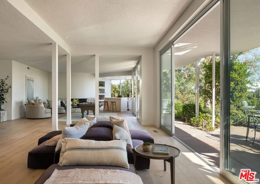510 Stonewood Drive, Beverly Hills, California 90210 home-pic-7