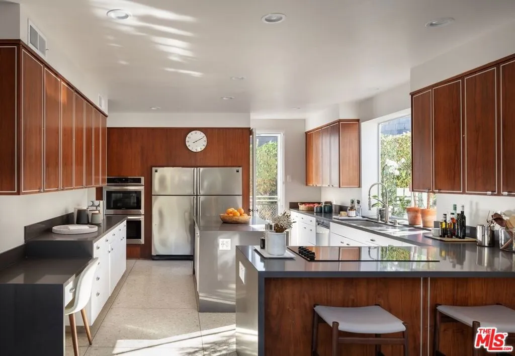 510 Stonewood Drive, Beverly Hills, California 90210 home-pic-8