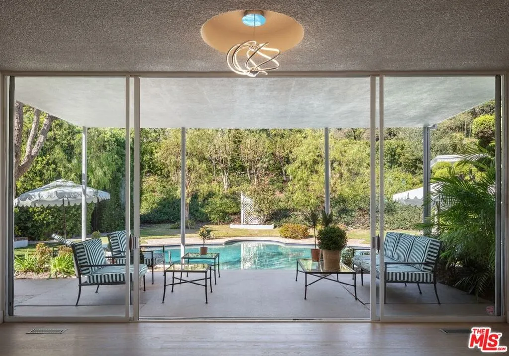 510 Stonewood Drive, Beverly Hills, California 90210 home-pic-5