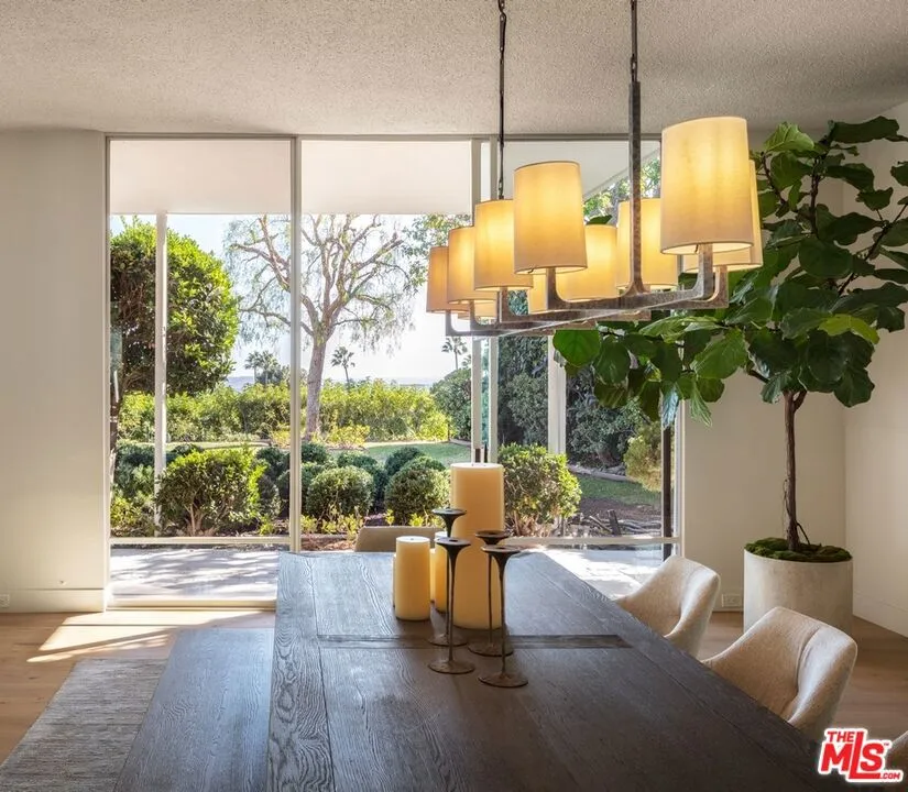 510 Stonewood Drive, Beverly Hills, California 90210 home-pic-9