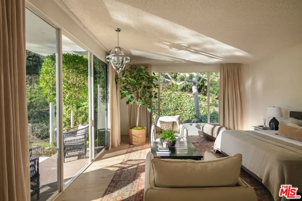 510 Stonewood Drive, Beverly Hills, California 90210 home-pic-10