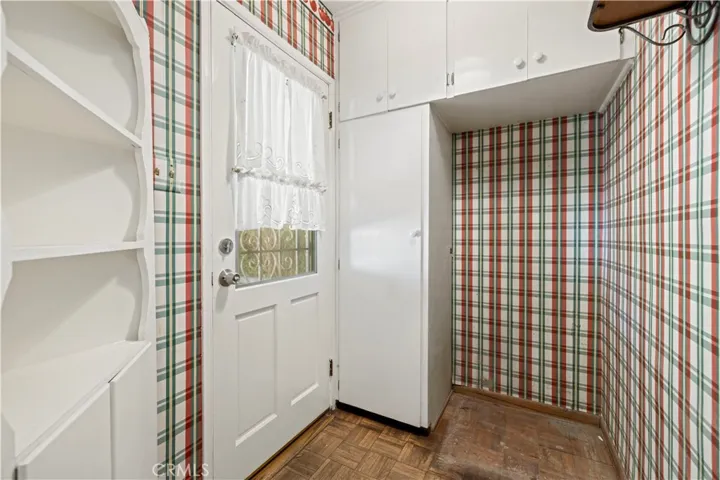 Pantry & Refrigerator