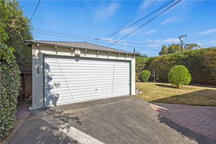 Detached Garage