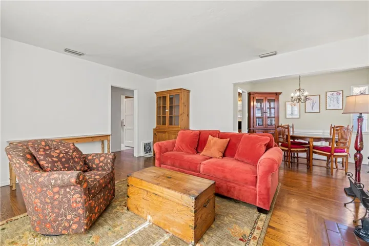 5425 Strohm Ave, North Hollywood, California 91601