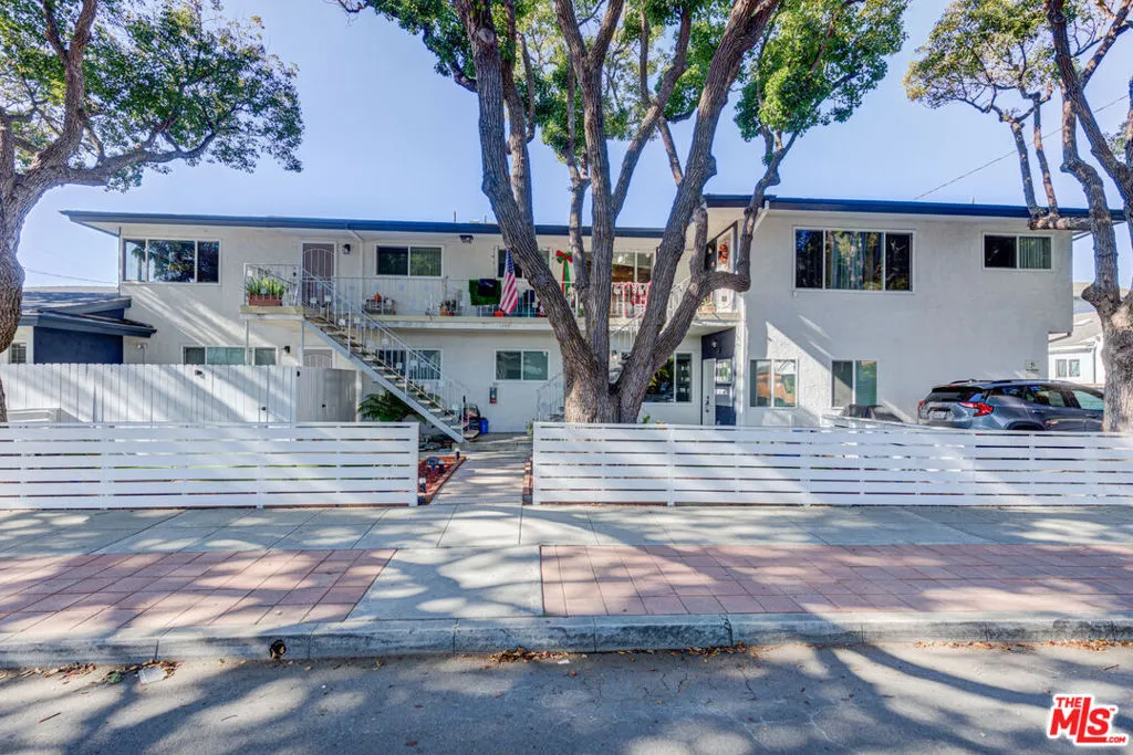 1645 Beech, Torrance, California 90501, 1 Bedroom Bedrooms, ,1 BathroomBathrooms,Residential Lease,For Rent,Beech,25570855