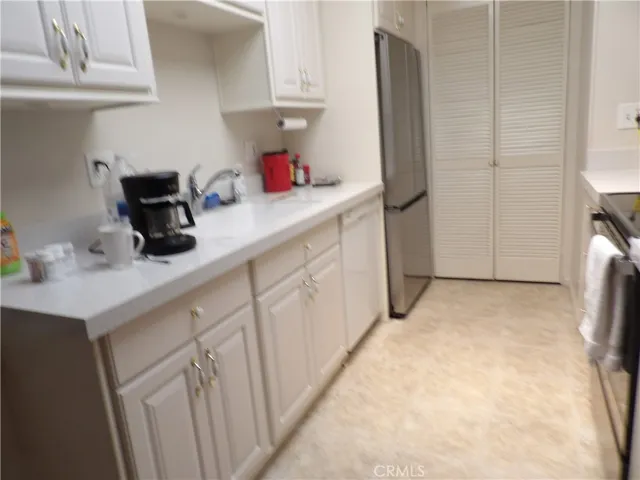 23194 Villena, Mission Viejo, California 92692