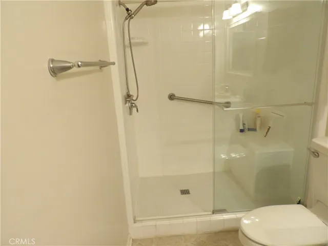 23194 Villena, Mission Viejo, California 92692