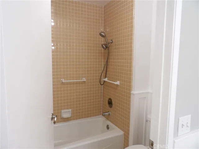 23194 Villena, Mission Viejo, California 92692