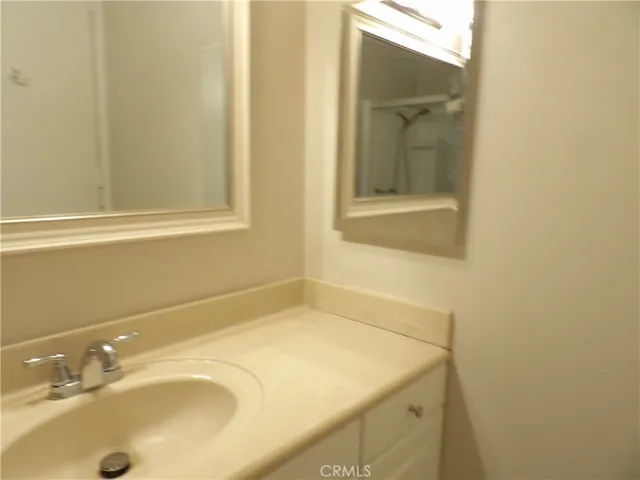 23194 Villena, Mission Viejo, California 92692