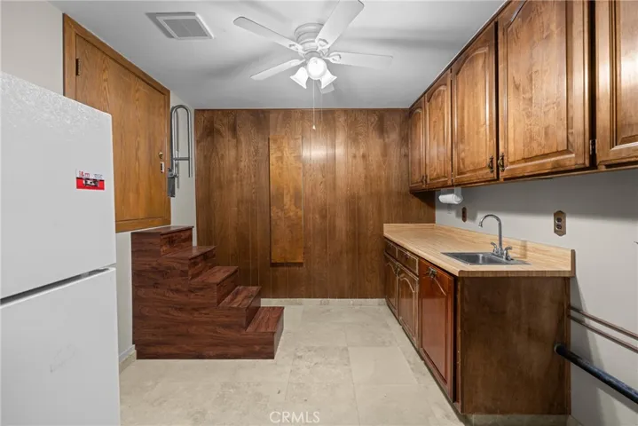 Indoor Laundry - Utility Room