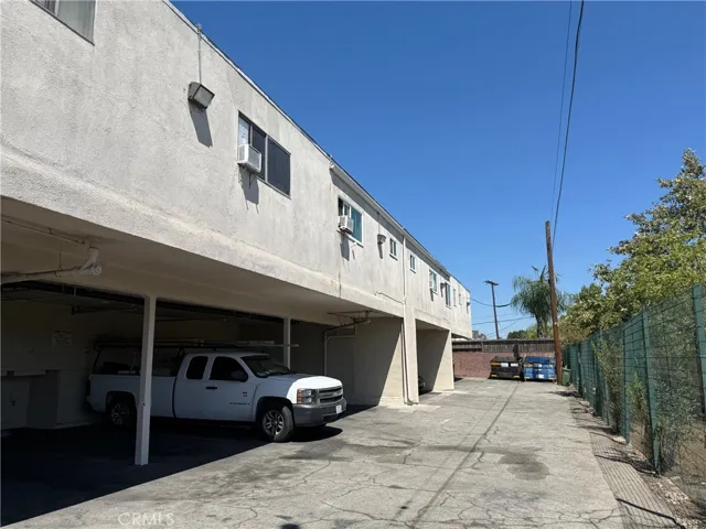6800 Varna Avenue, Van Nuys, California 91405