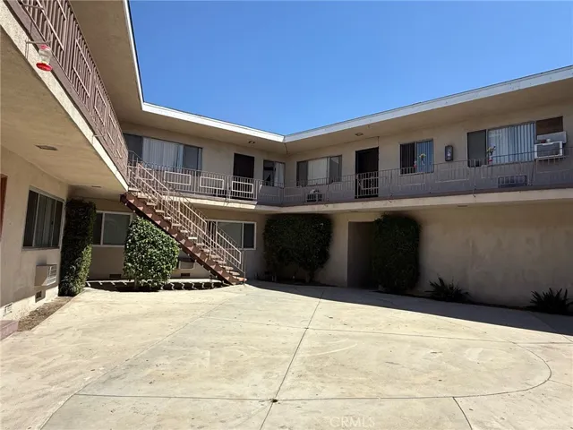 6800 Varna Avenue, Van Nuys, California 91405