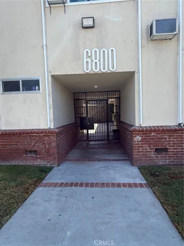 6800 Varna Avenue, Van Nuys, California 91405