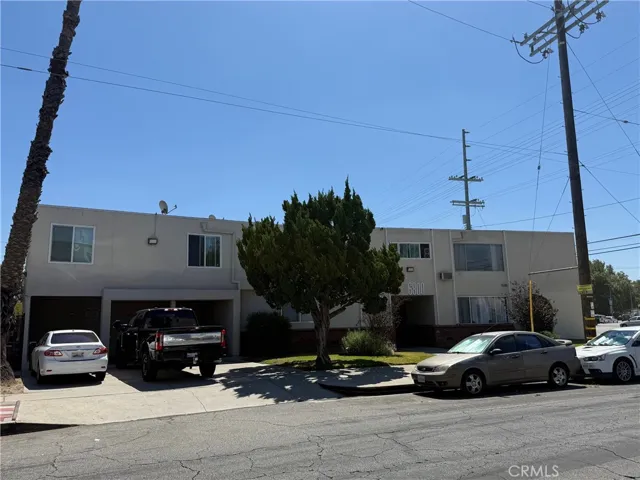 6800 Varna Avenue, Van Nuys, California 91405