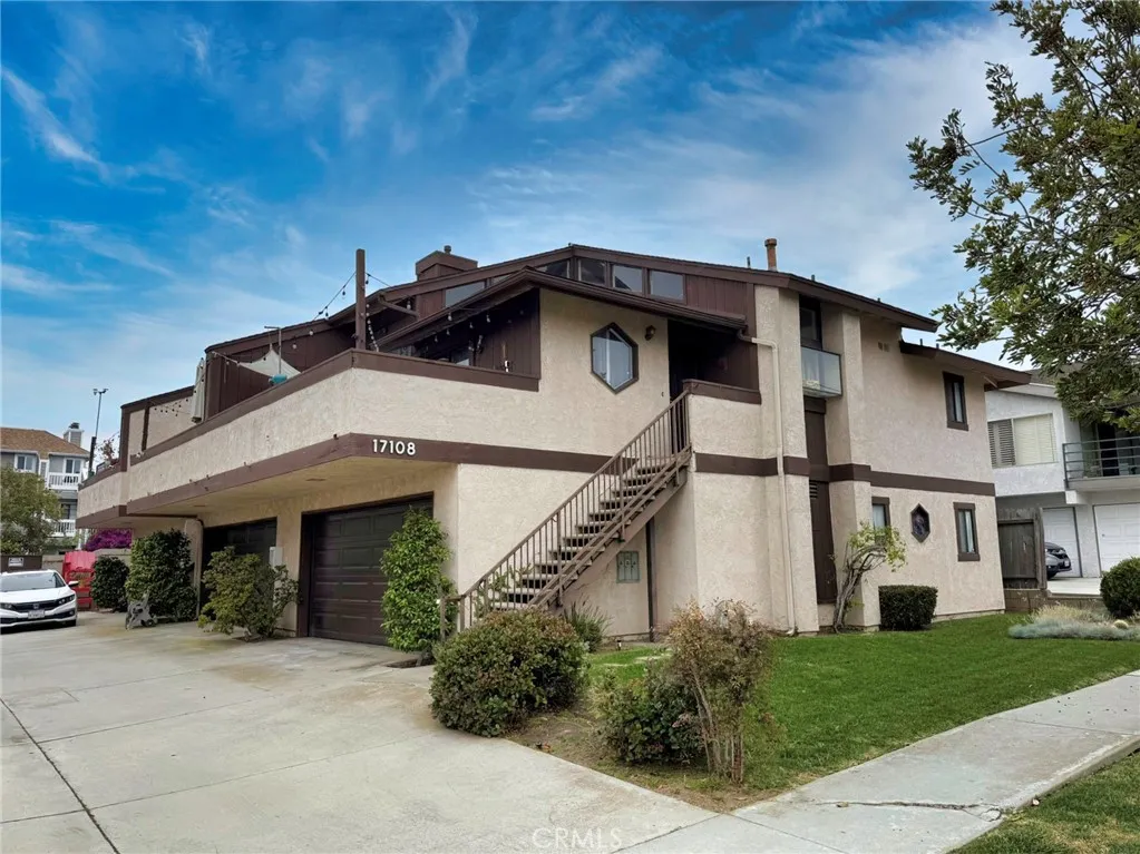 17108 Sims Lane, Huntington Beach, California 92649, ,Residential Income,For Sale,Sims,PW25169577